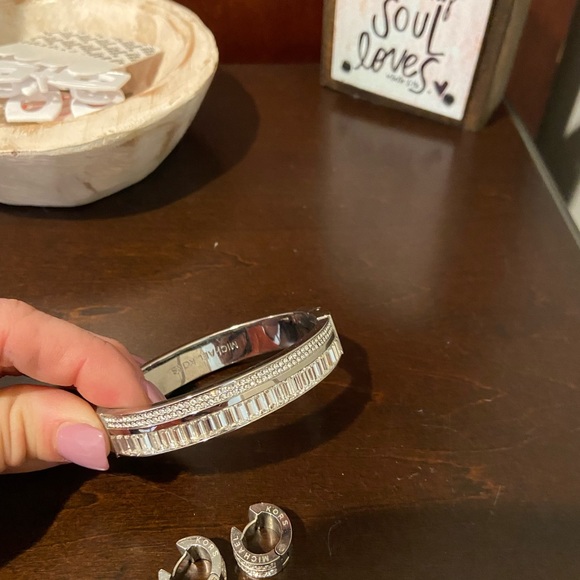 Michael Kors Cuff bracelet and earring set - Picture 3 of 4